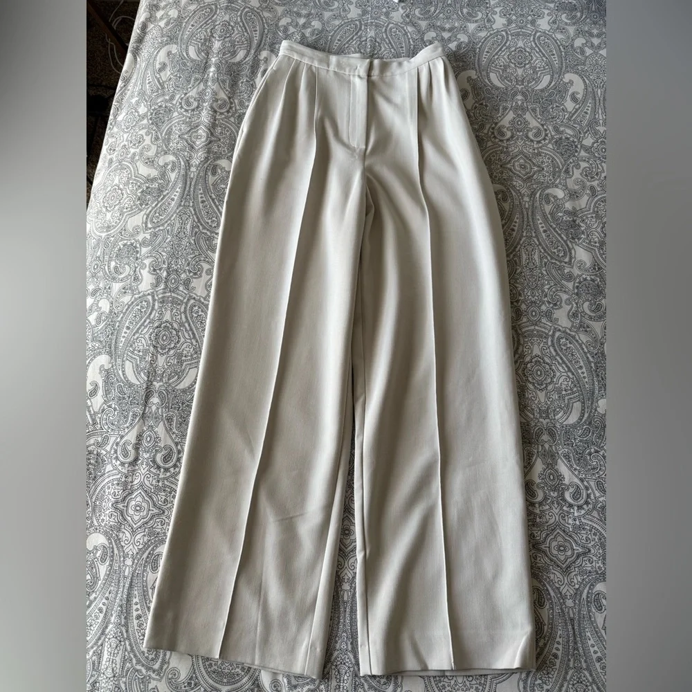 12STOREEZ Cream Pleated Trousers - Picture 1 of 10